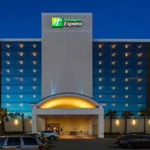 Holiday Inn Express & Suites Oceanfront